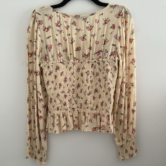 NWOT Sugarlips Floral Blouse Ruched Flower Off Shoulder Smocked Top - Picture 3 of 15